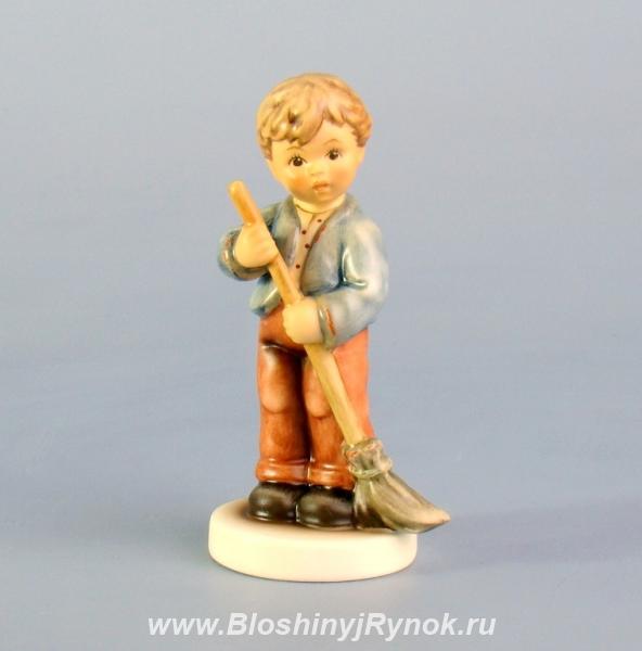 Статуэтка Hummel, Мальчик с метлой. Россия, Калининградская область,  Калининград
