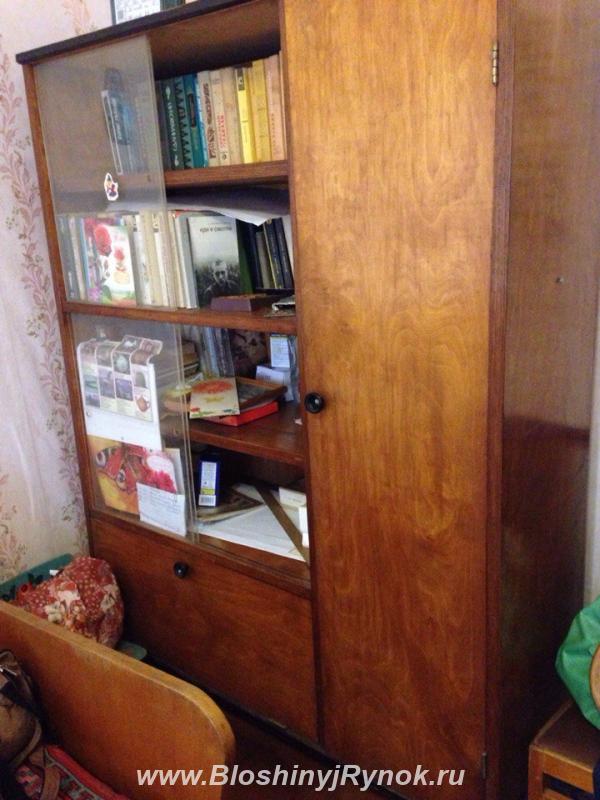 Книжный шкаф. Россия, Нижегородская область, Павлово
