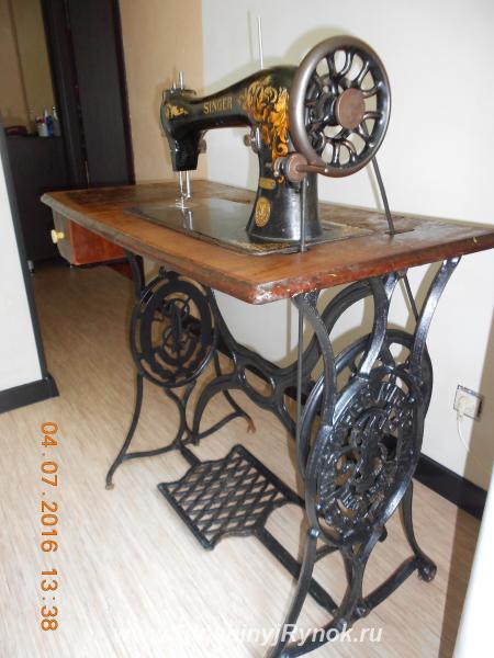 старинная ножная швейная машинка Сингер. Россия, Пензенская область,  Пенза